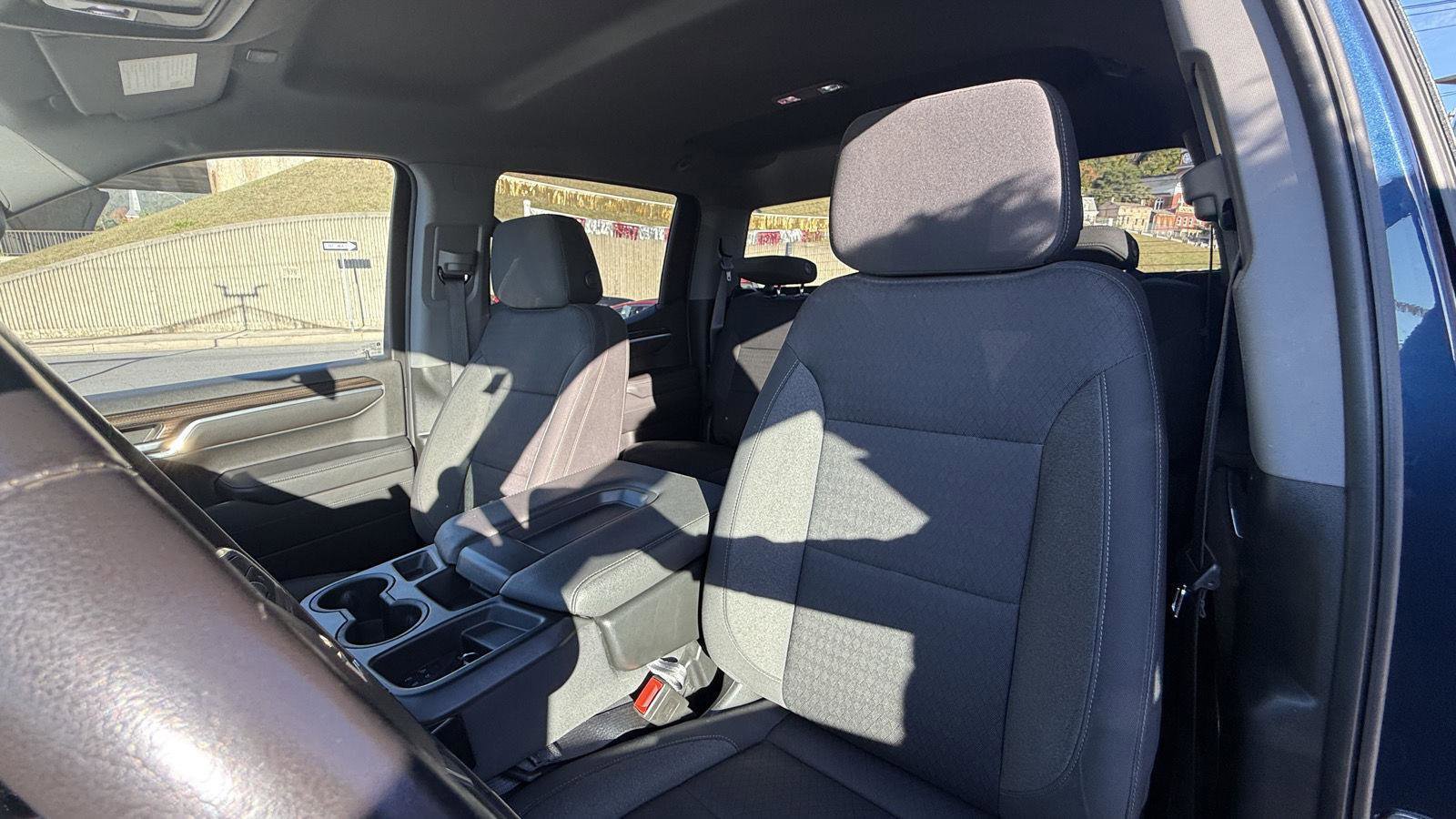 2022 Chevrolet Silverado 1500 RST - Photo 15