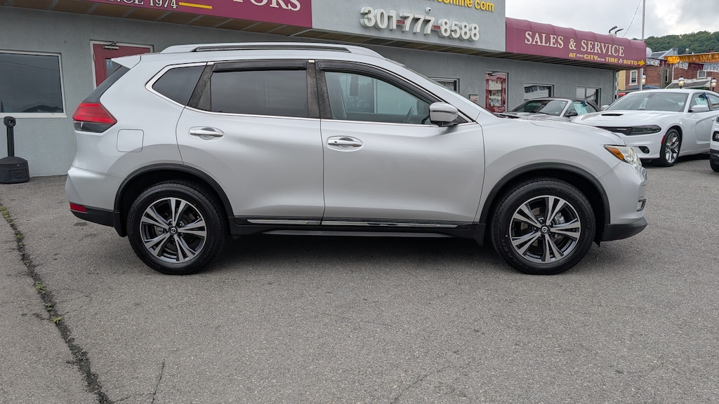Used 2017 Nissan Rogue SL SUV
