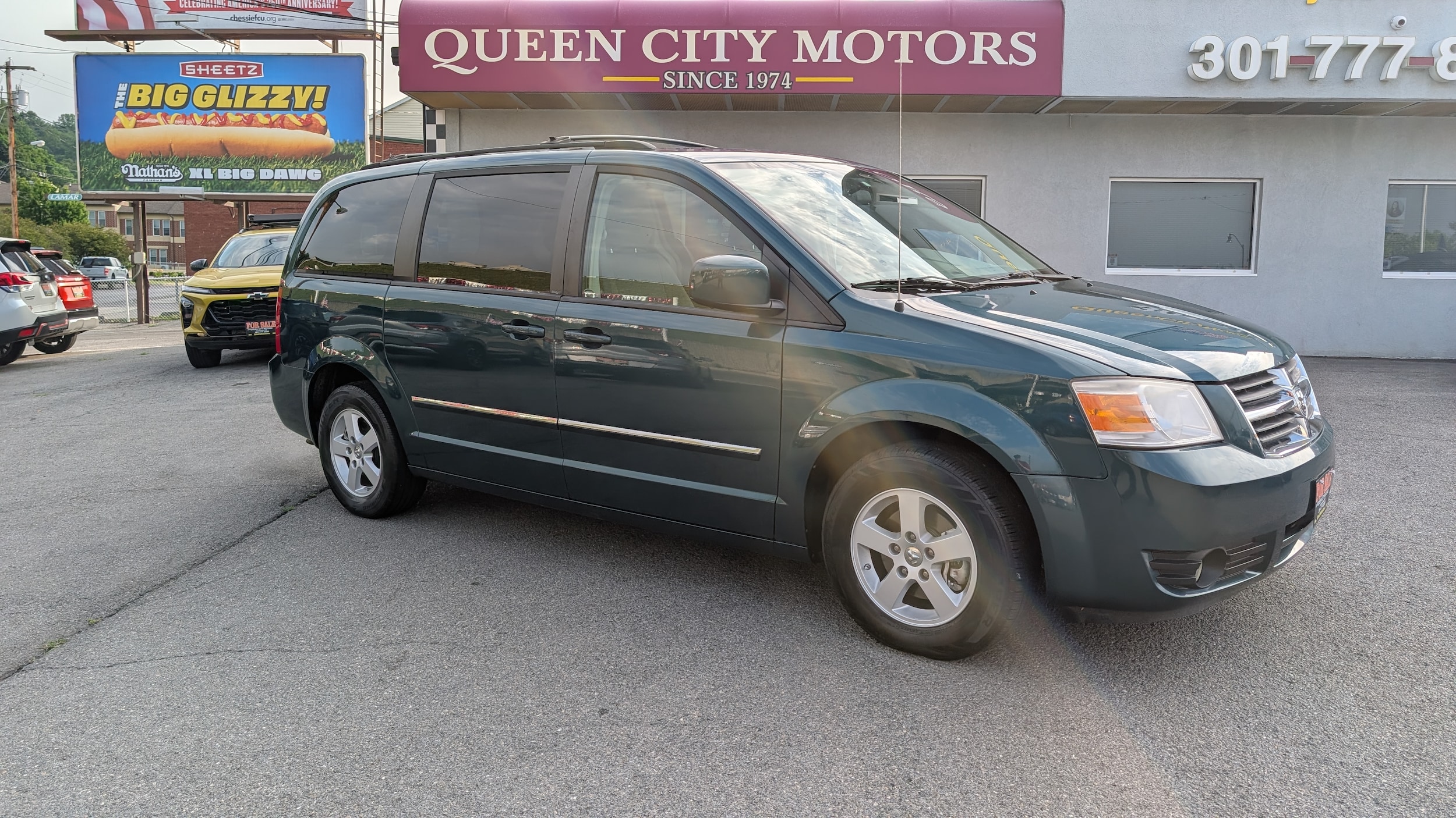 2009 Dodge Grand Caravan SXT FWD's photo