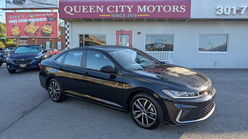 Used 2025 Volkswagen Jetta 1.5T SE Sedan