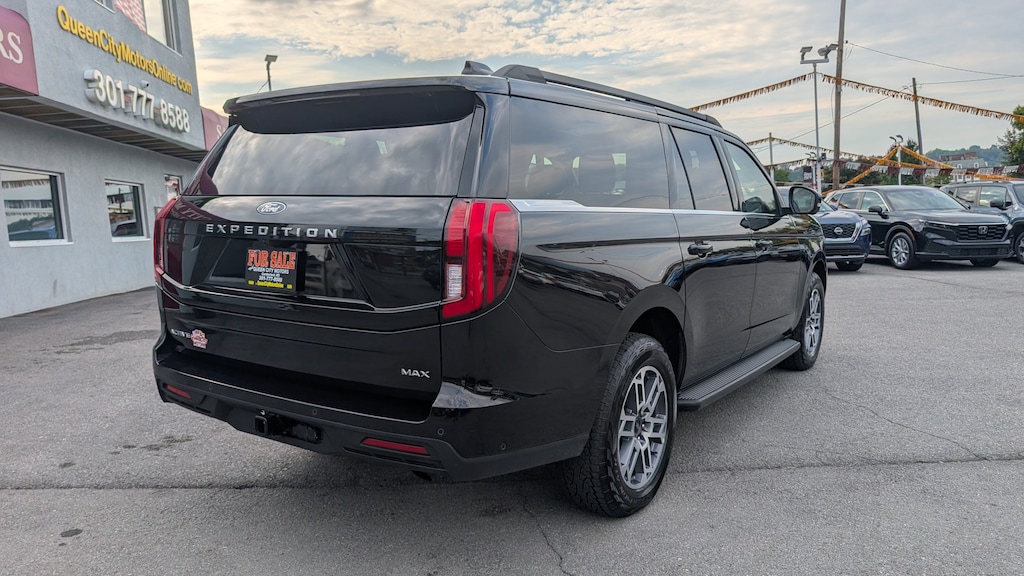 Used 2025 Ford Expedition Max Active SUV