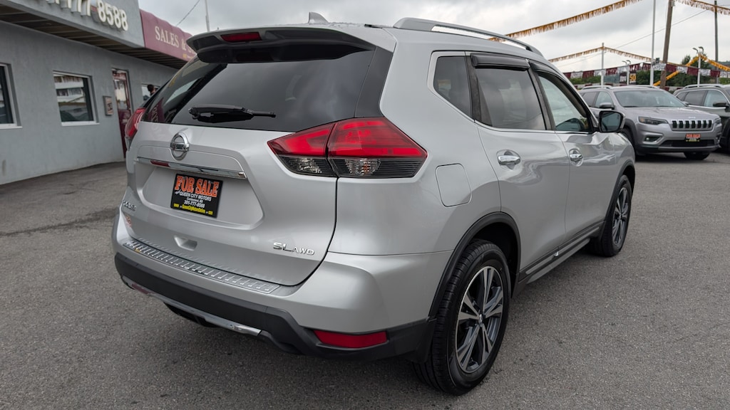Used 2017 Nissan Rogue SL SUV