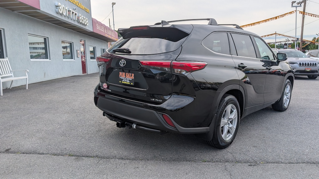 Used 2023 Toyota Highlander LE SUV