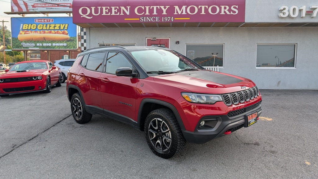 Used 2025 Jeep Compass Trailhawk SUV