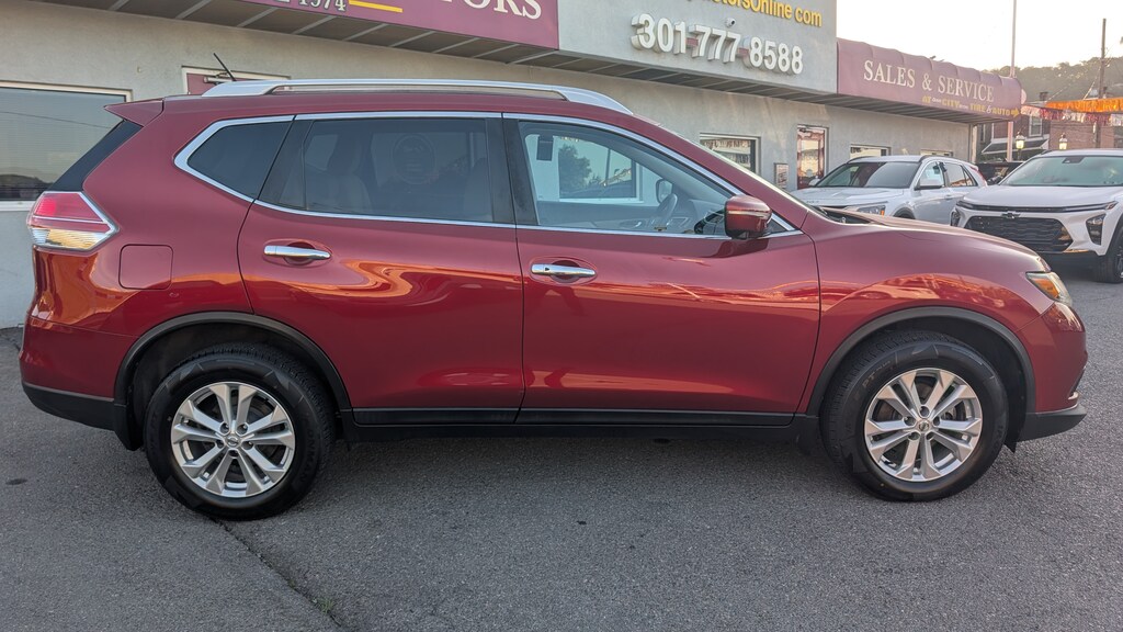 Used 2016 Nissan Rogue SV SUV
