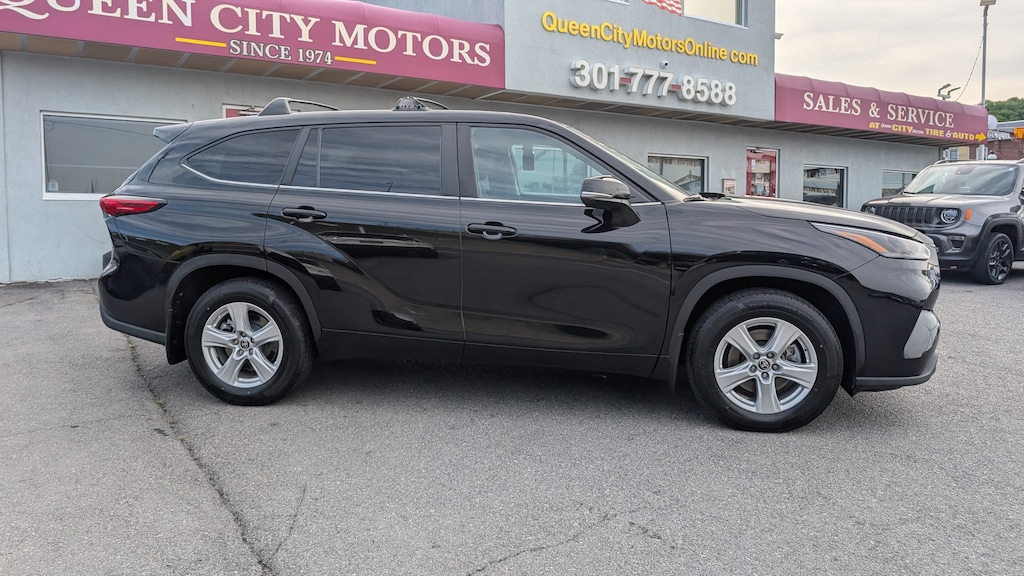 Used 2023 Toyota Highlander LE SUV