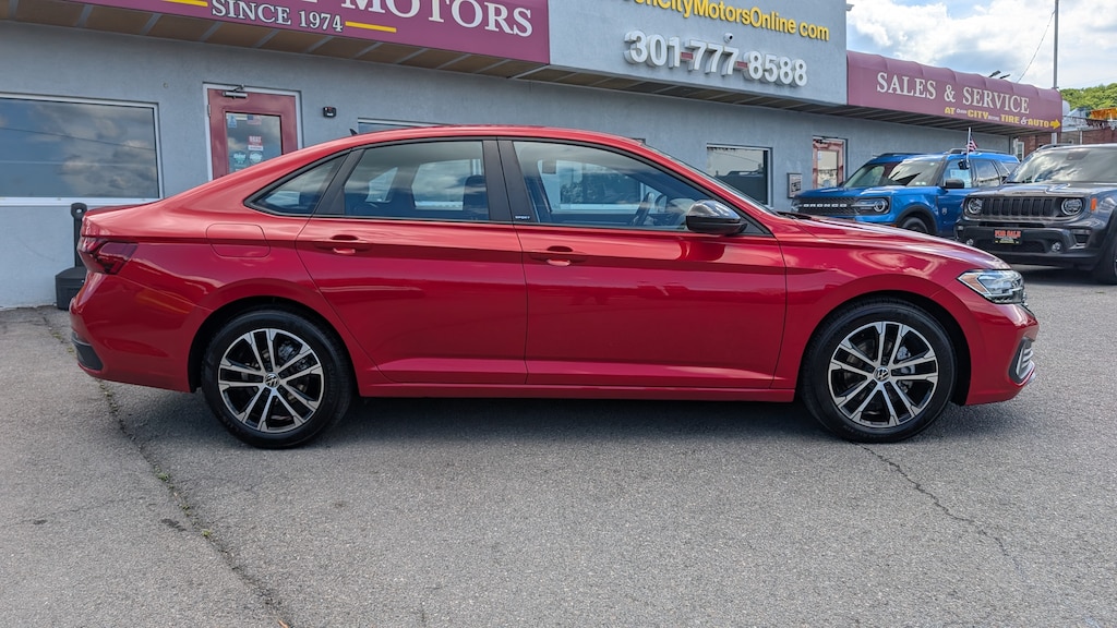 Used 2024 Volkswagen Jetta 1.5T Sport Sedan