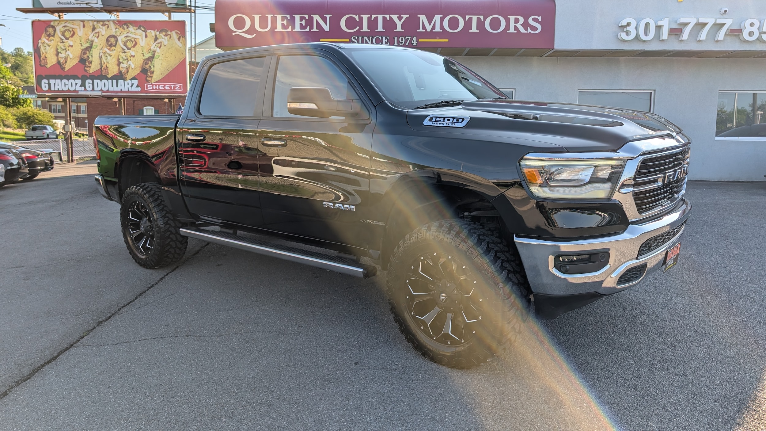 2019 RAM 1500 Big Horn/Lone Star 4x4 Crew Cab 5'7's photo