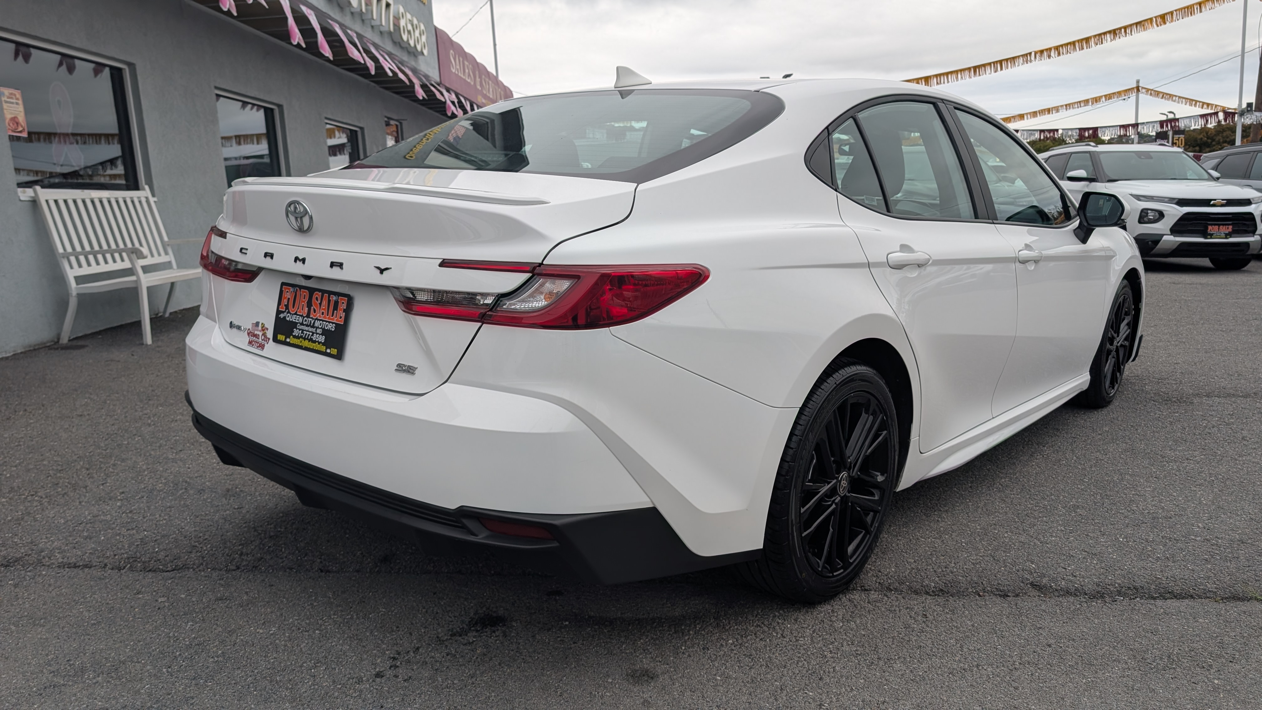 Used 2025 Toyota Camry SE Sedan
