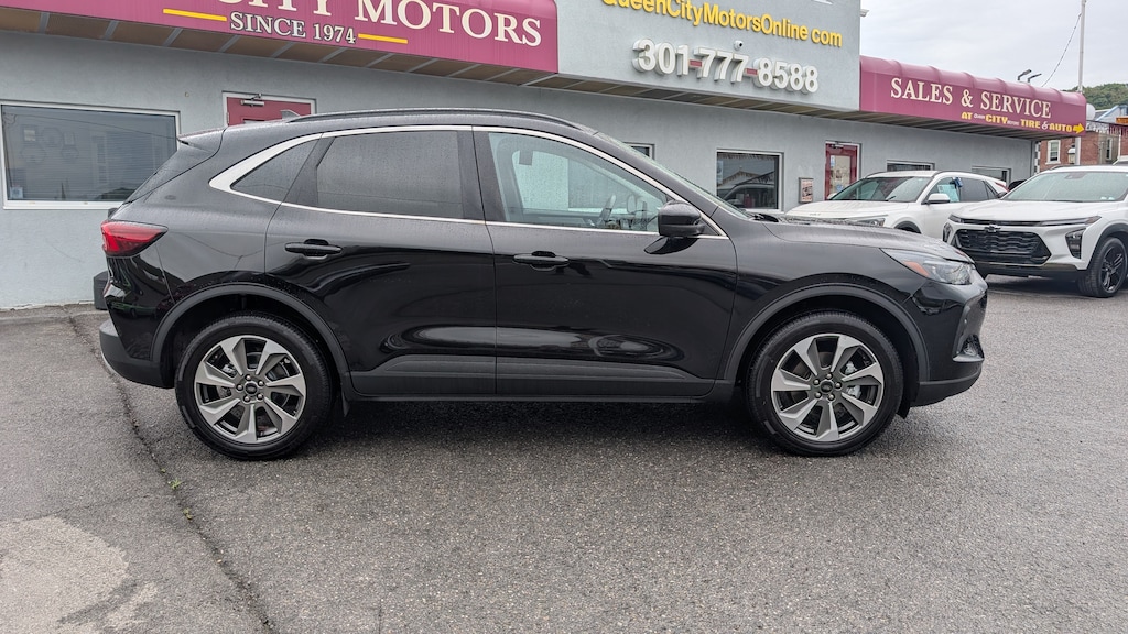 Used 2024 Ford Escape Platinum SUV