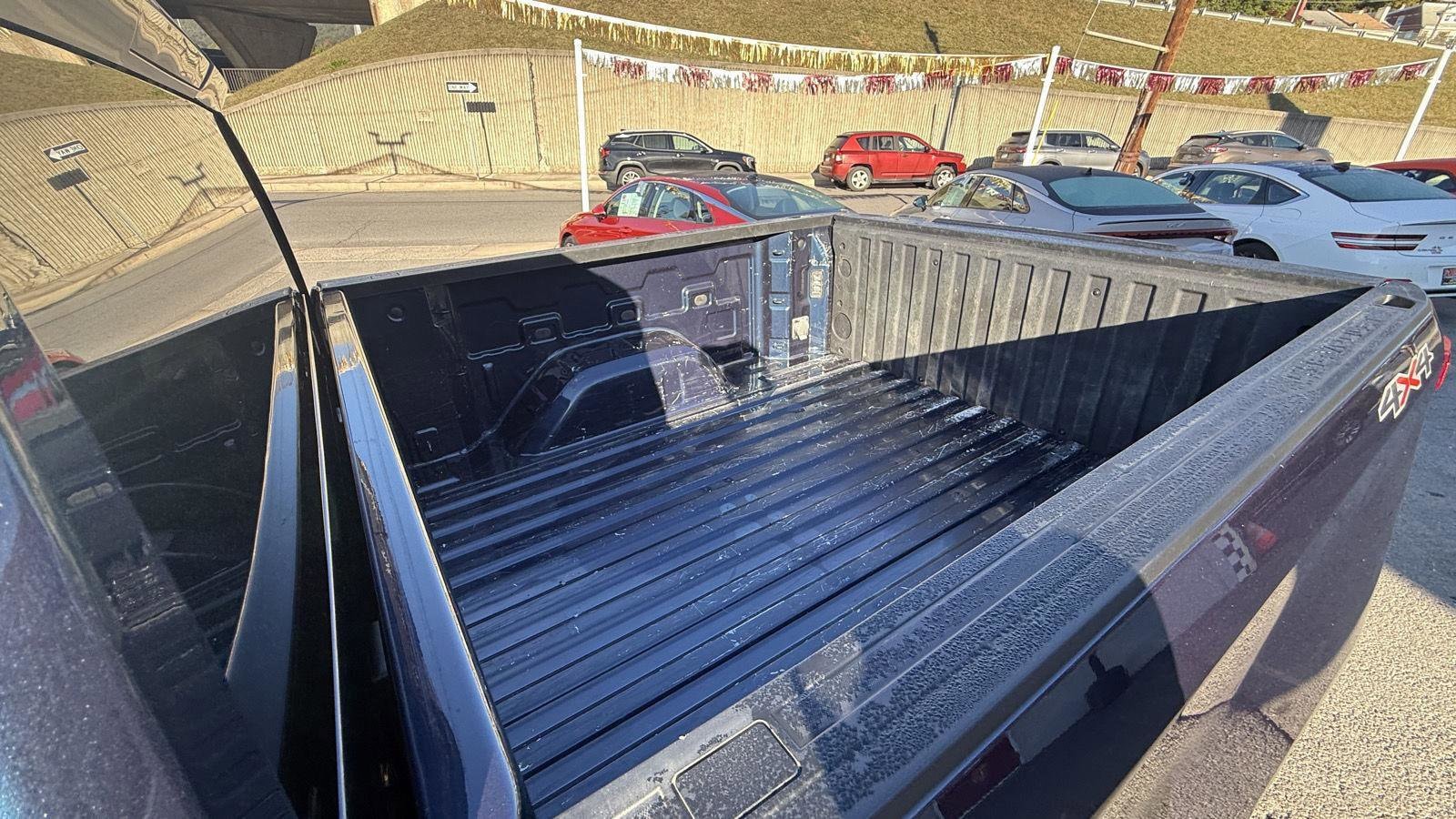 2022 Chevrolet Silverado 1500 RST - Photo 46