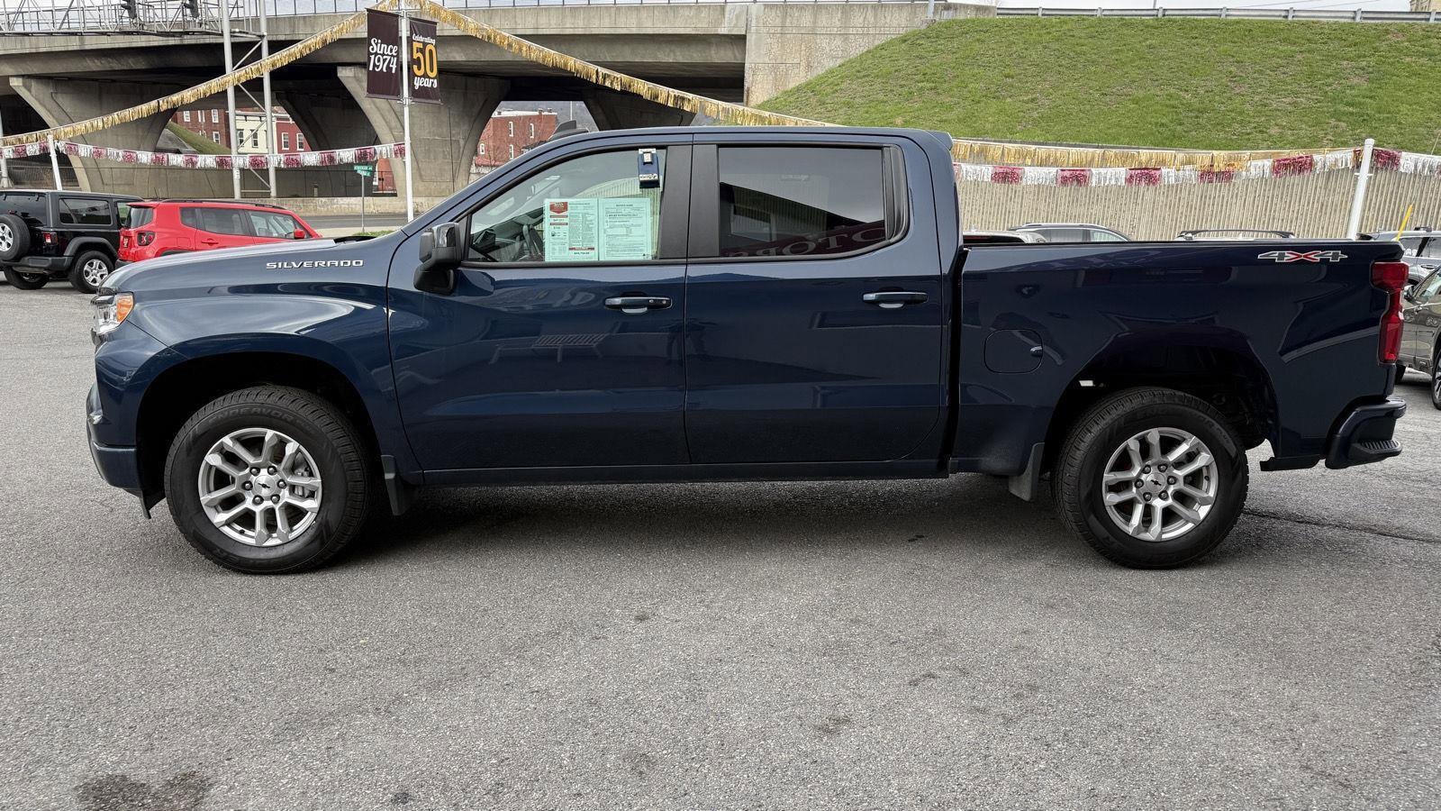2022 Chevrolet Silverado 1500 RST - Photo 7