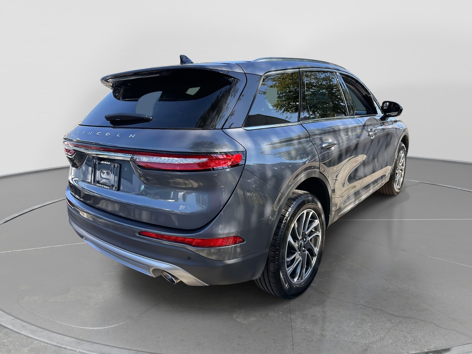 2022 Lincoln Corsair Standard photo 3