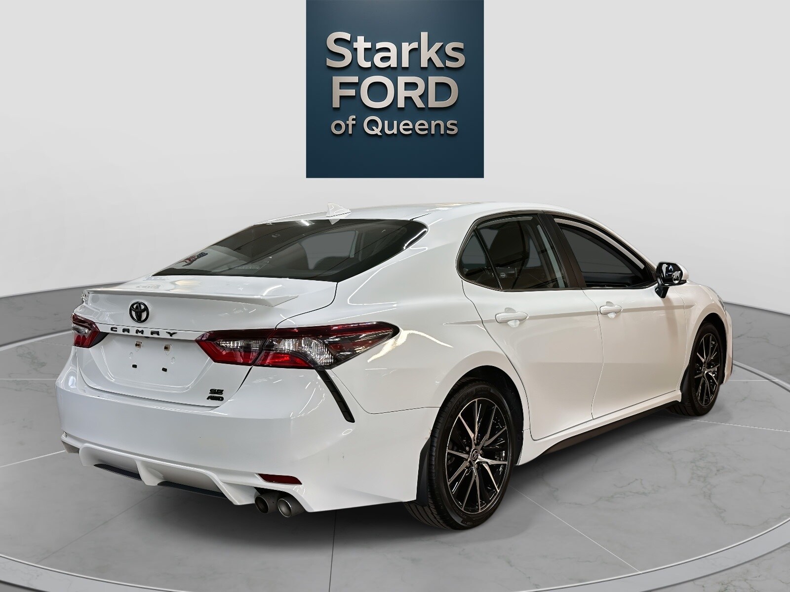 2023 Toyota Camry SE photo 3
