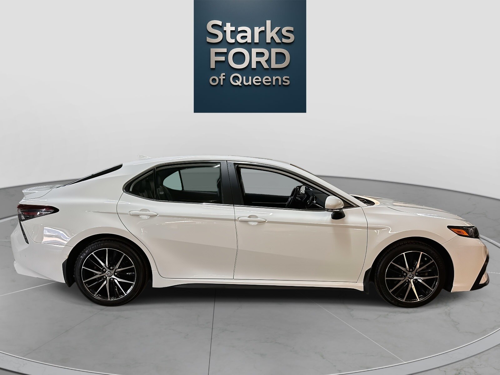 2023 Toyota Camry SE photo 2