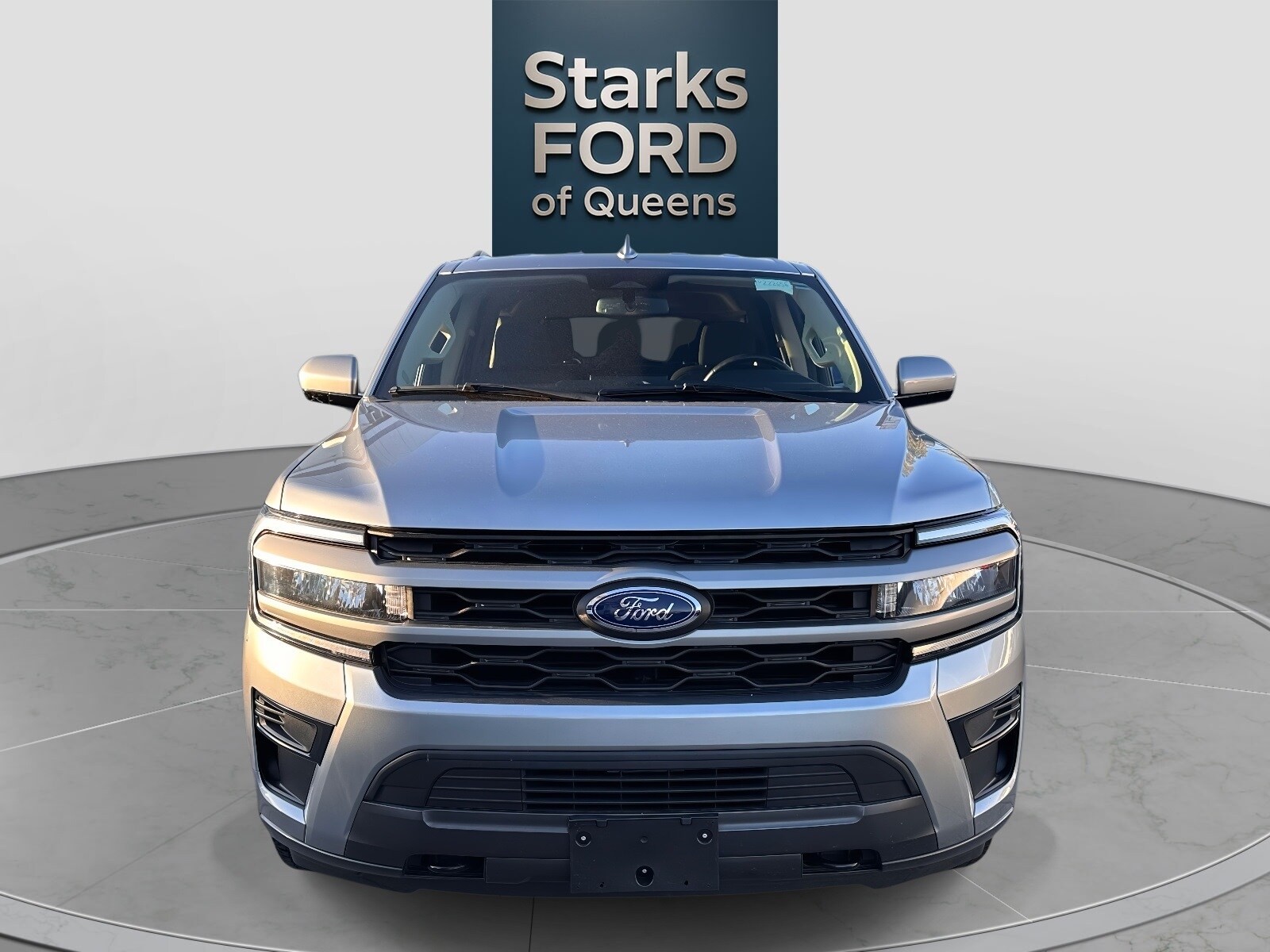 2022 Ford Expedition XLT photo 3