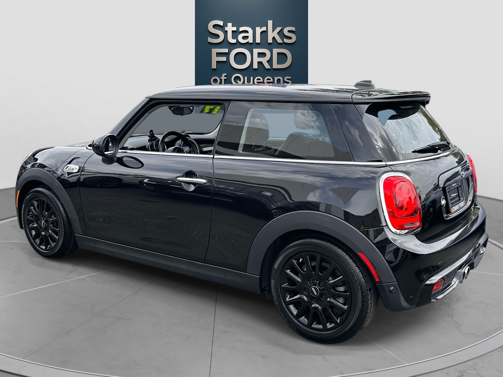 2019 Mini Cooper Hardtop S photo 2