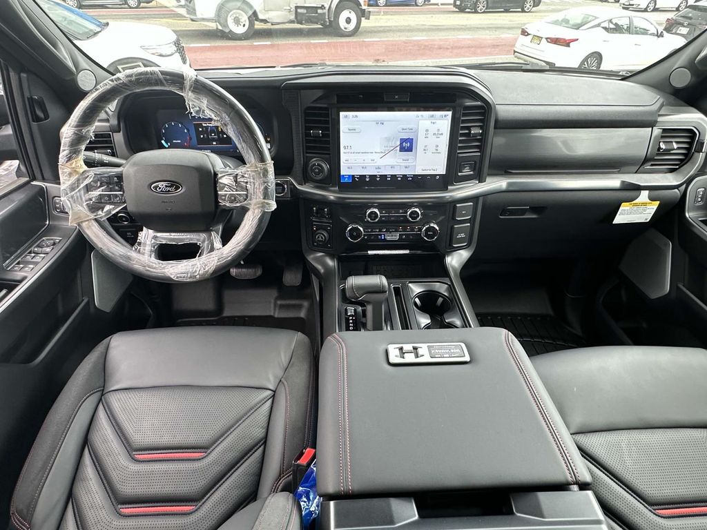 2025 Ford F-150 Lariat - Photo 15