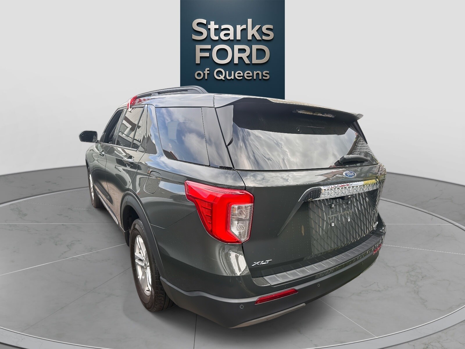 2022 Ford Explorer XLT photo 2