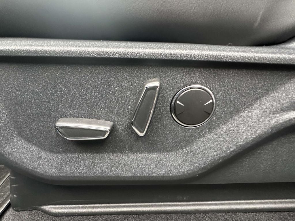 2025 Ford F-150 Lariat - Photo 14