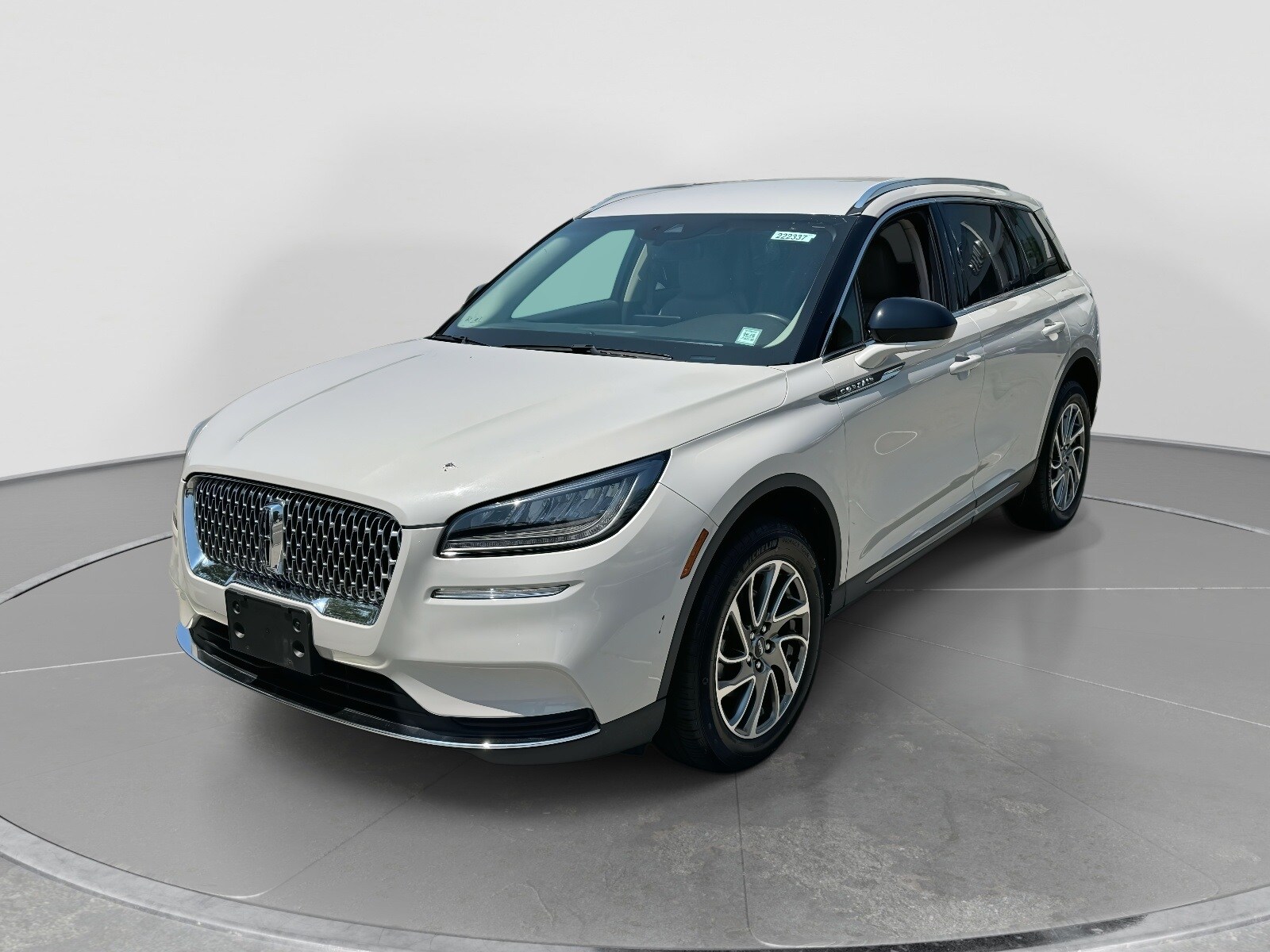 2021 Lincoln Corsair Standard photo 3