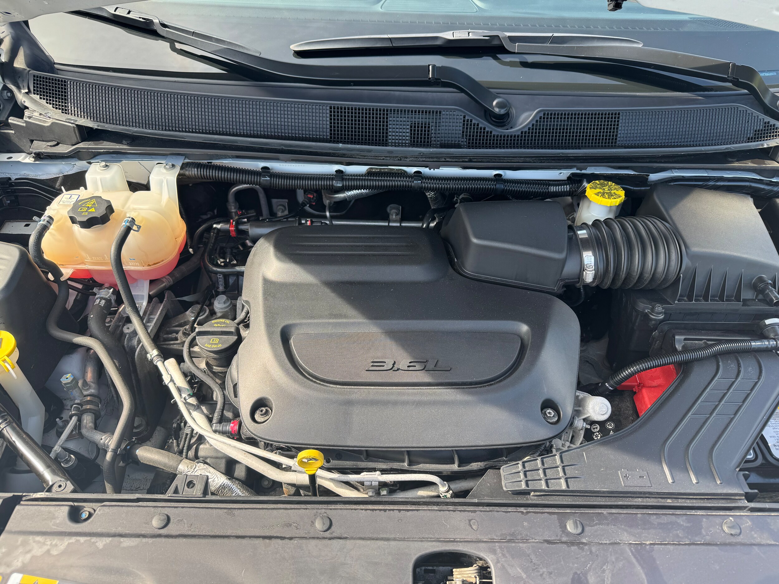 2023 Chrysler Pacifica Touring L photo 2