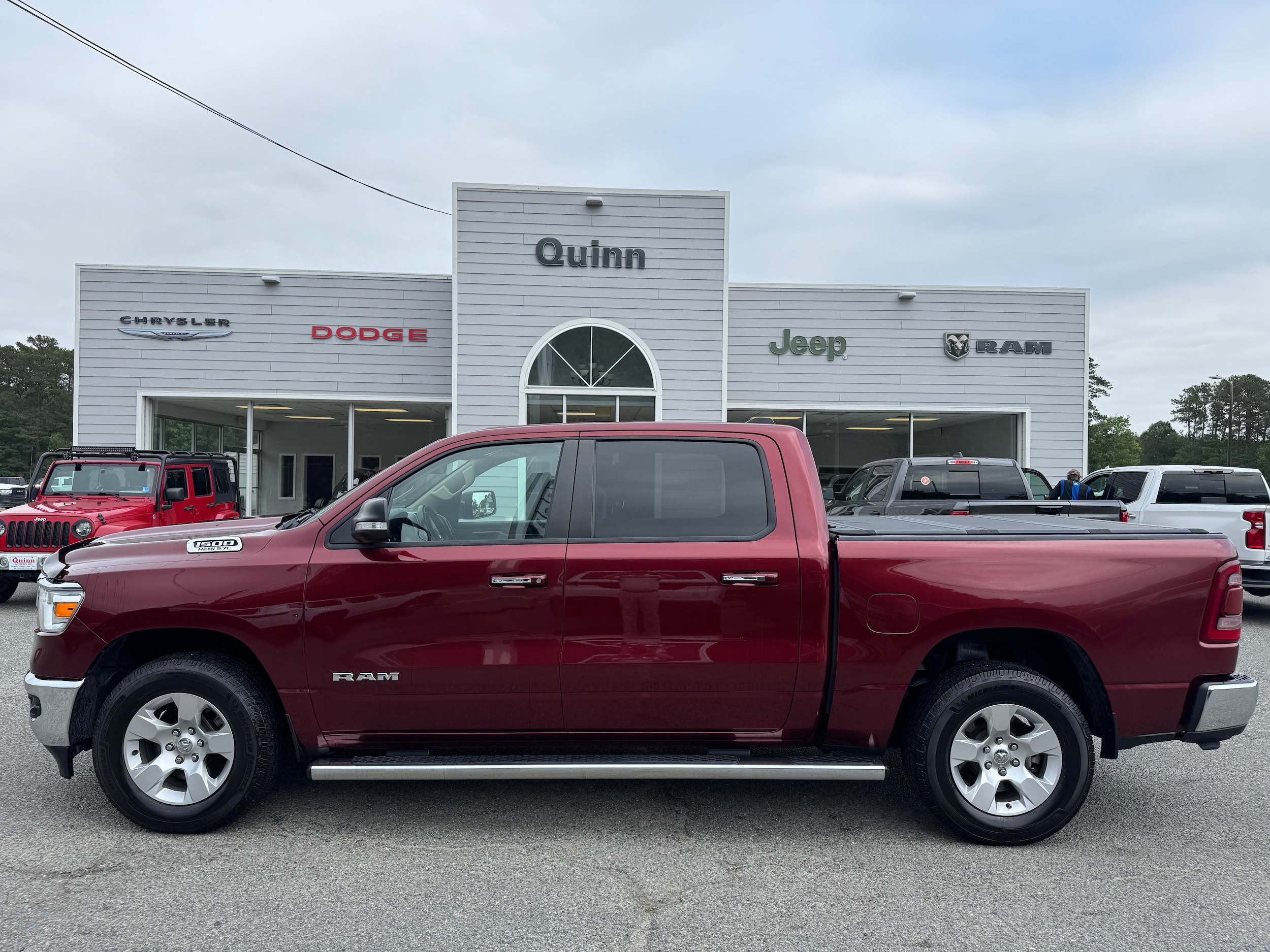 2020 RAM 1500 Big Horn/Lone Star 4x4 Crew Cab 5'7's photo