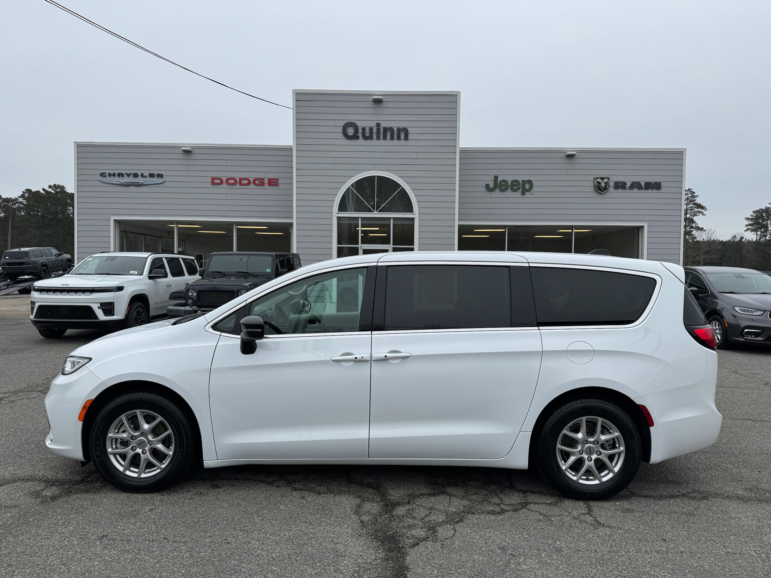 2024 Chrysler Pacifica Touring L