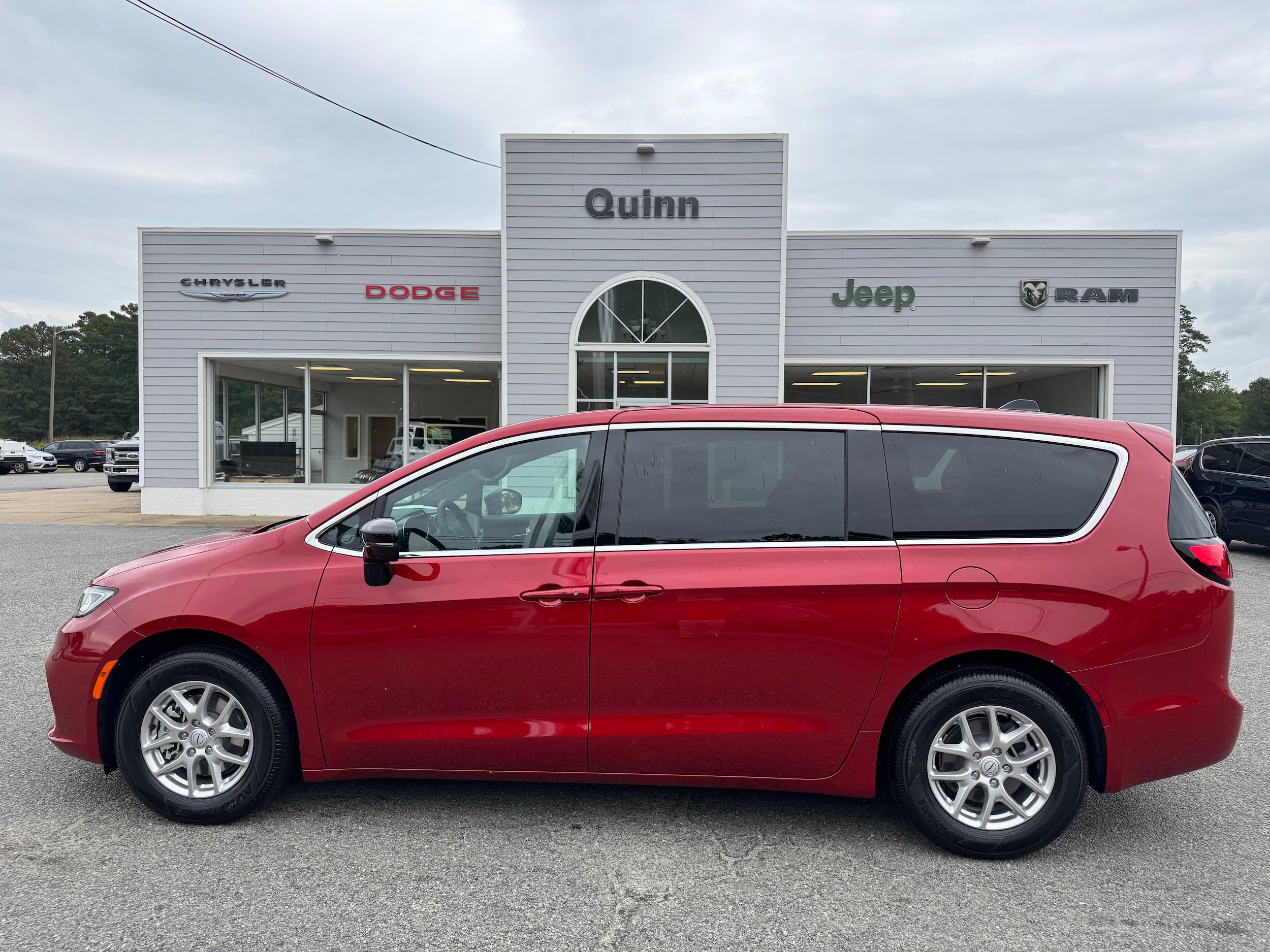 2026 Chrysler Pacifica Select