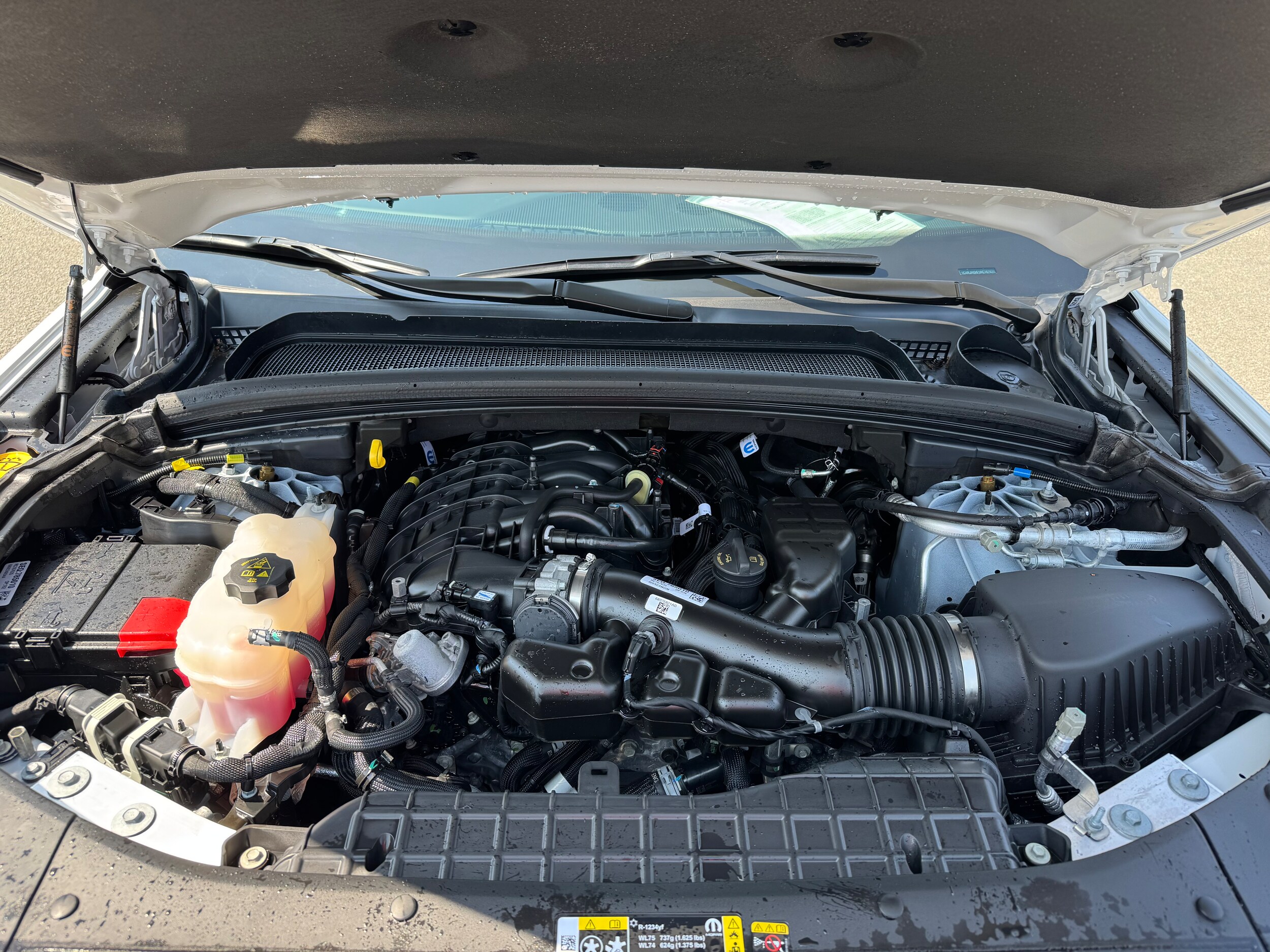 2024 Jeep Grand Cherokee Overland photo 2