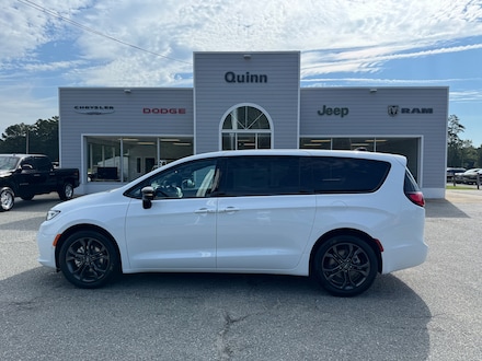 2026 Chrysler Pacifica SELECT Passenger Van
