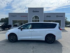 2026 Chrysler Pacifica SELECT Passenger Van