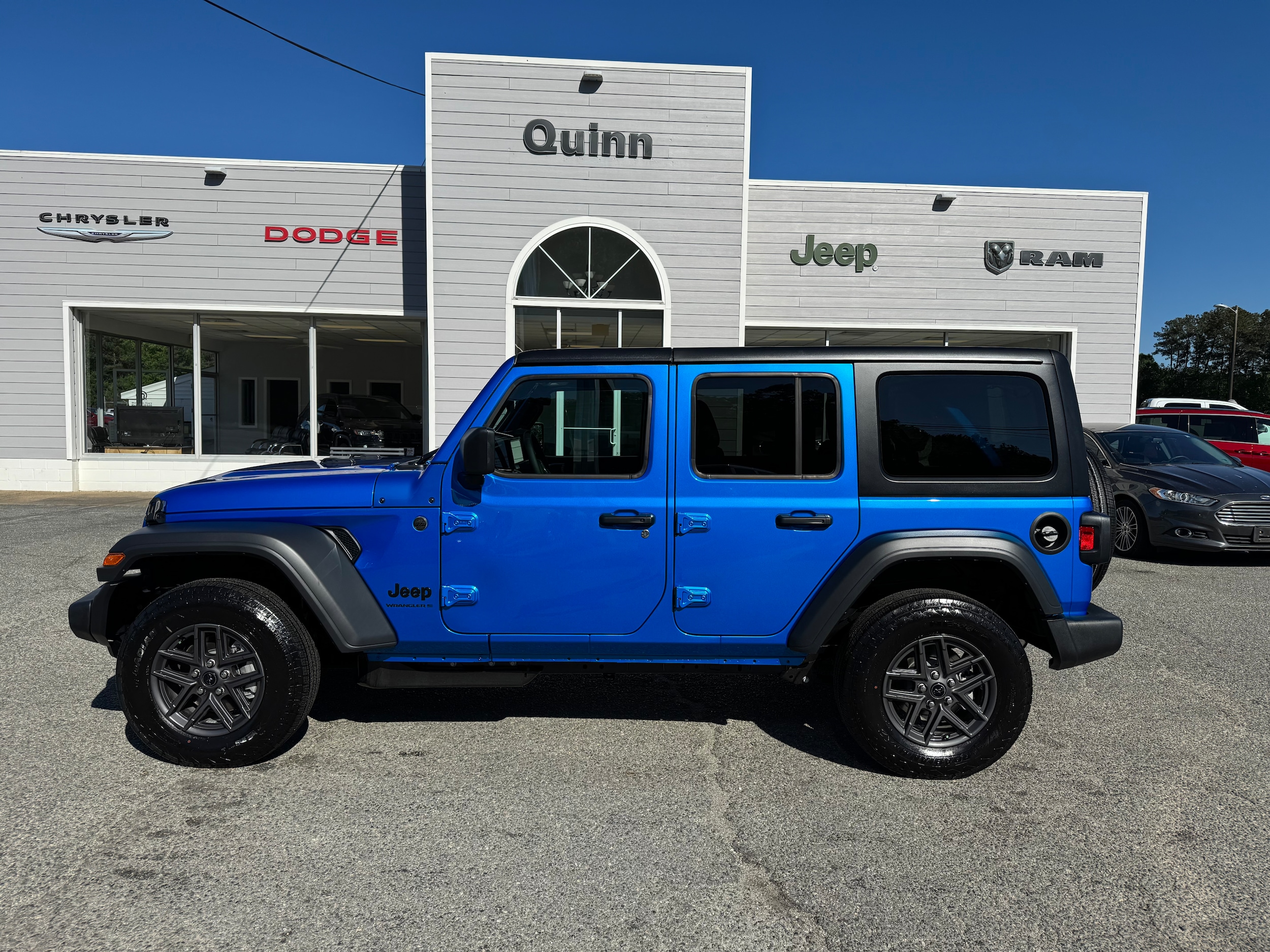 2026 Jeep Wrangler Sport S's photo