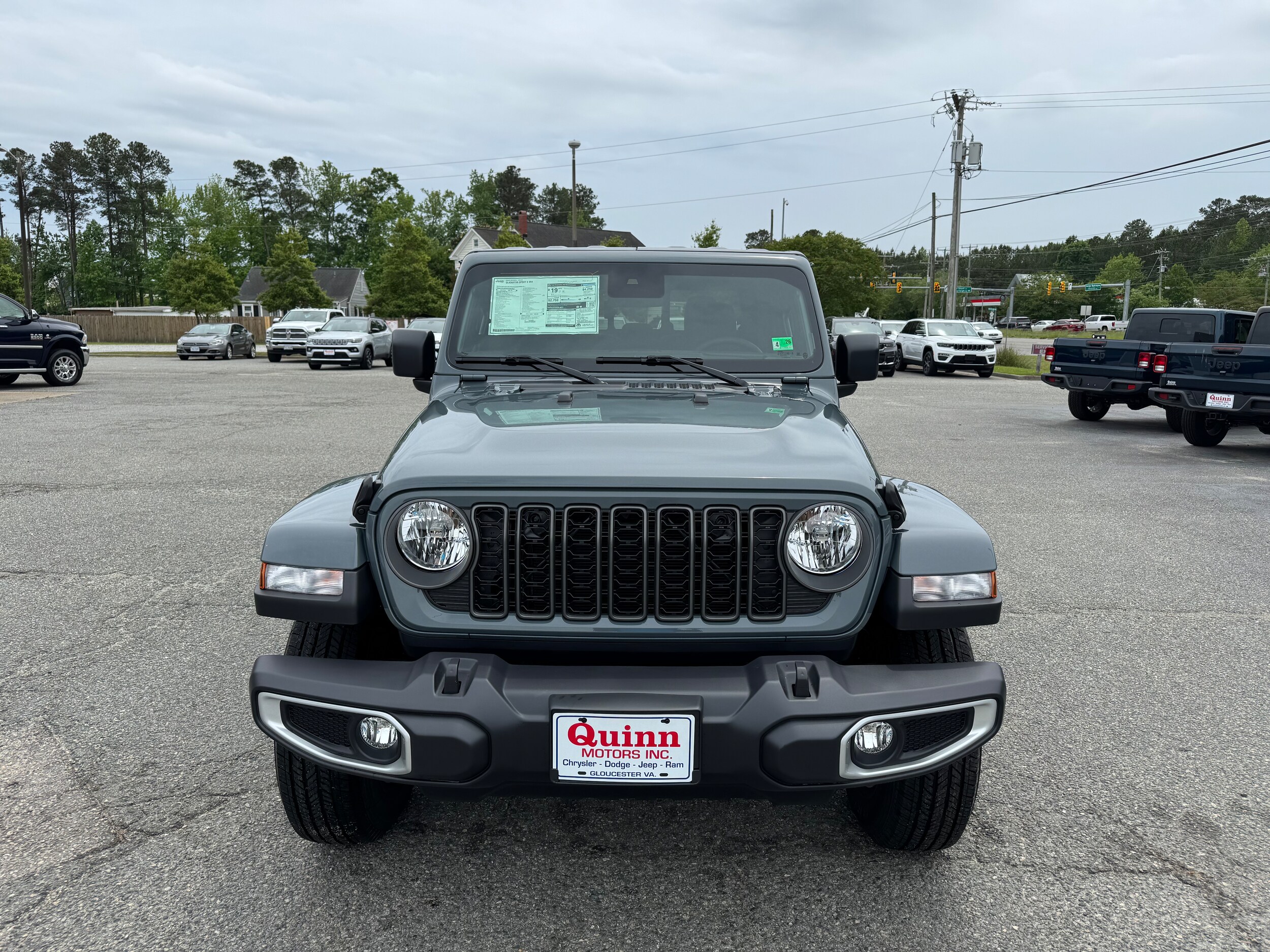 2025 Jeep Gladiator Sport S photo 2