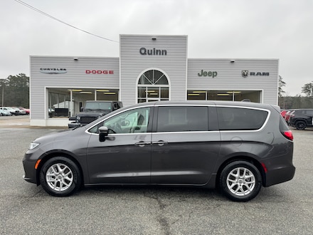 2023 Chrysler Pacifica Touring L Van Passenger Van