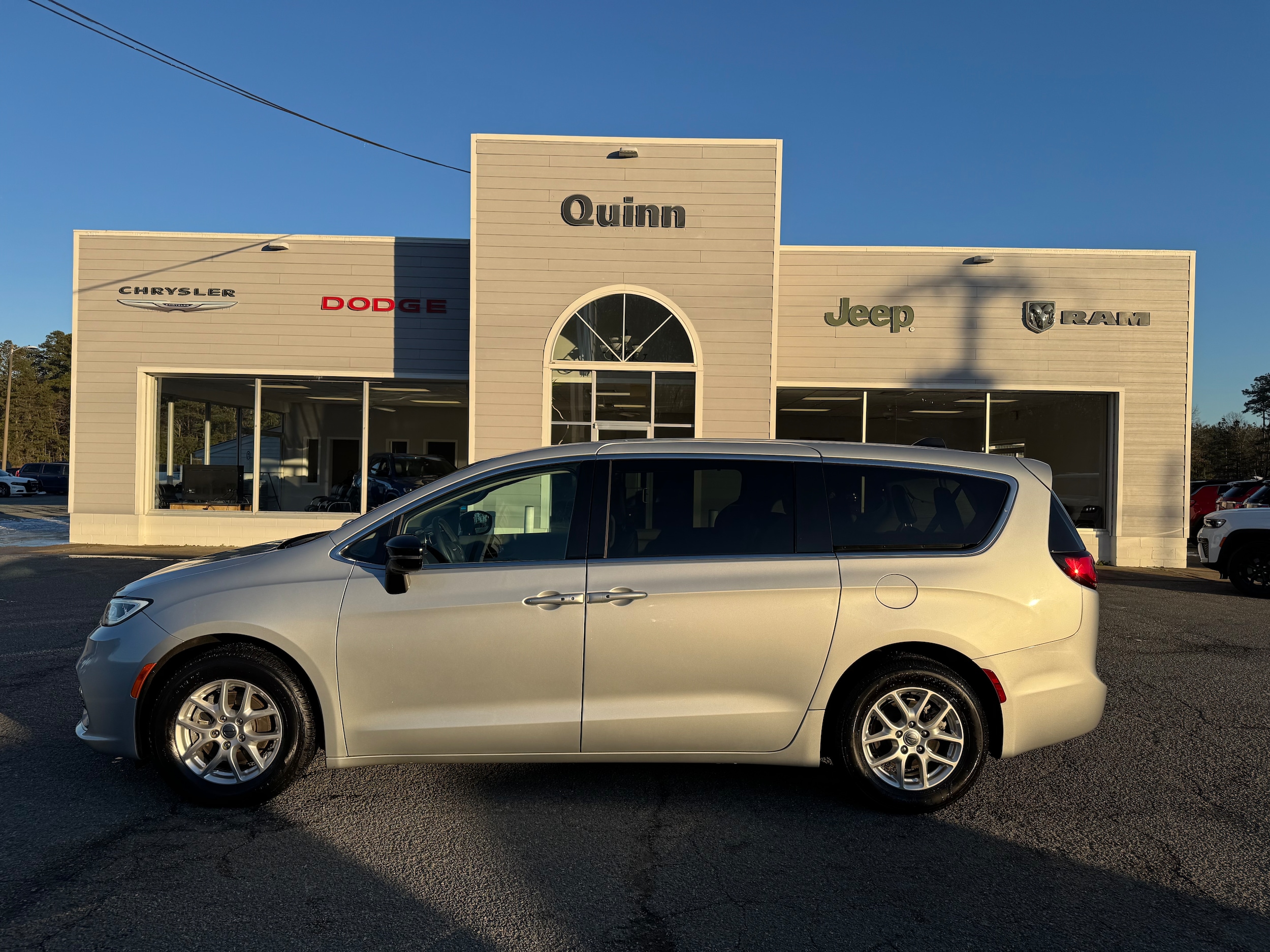 2024 Chrysler Pacifica Touring L