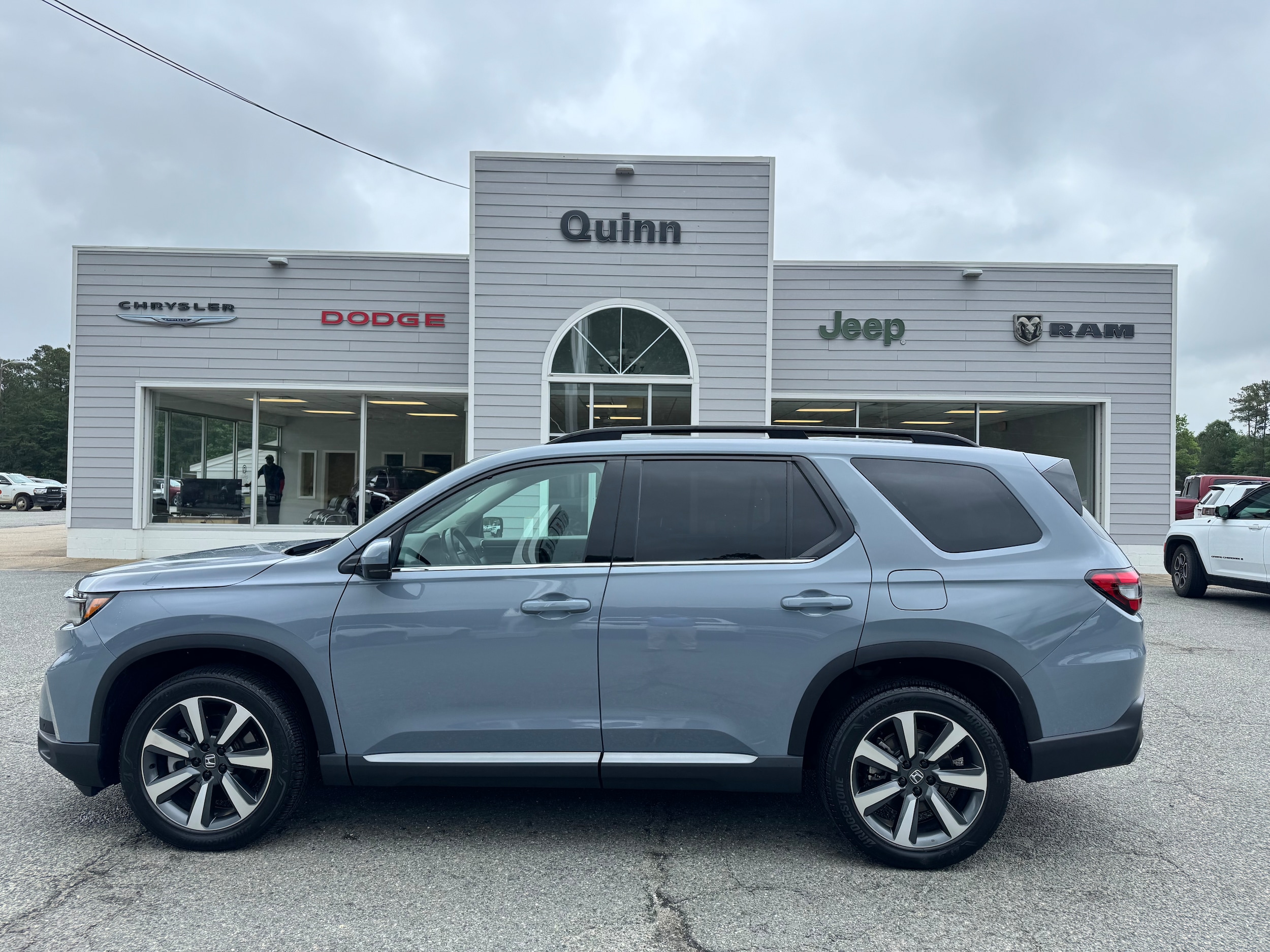 2025 Honda Pilot Touring AWD's photo