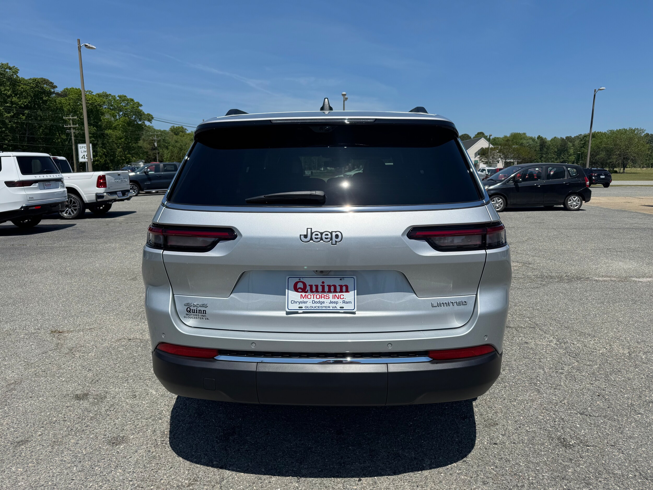 2025 Jeep Grand Cherokee Limited photo 2