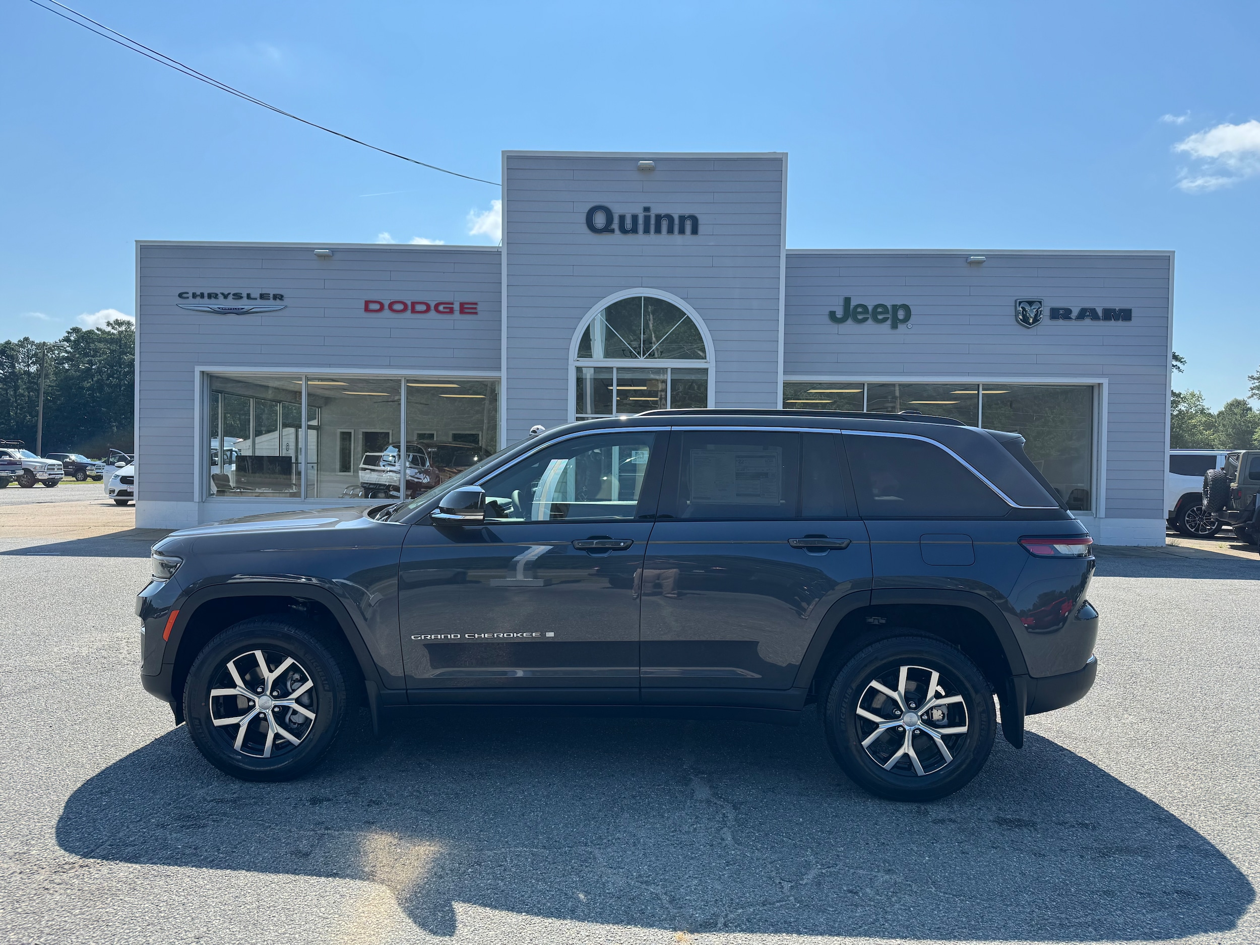 2025 Jeep Grand Cherokee LIMITED 4X4