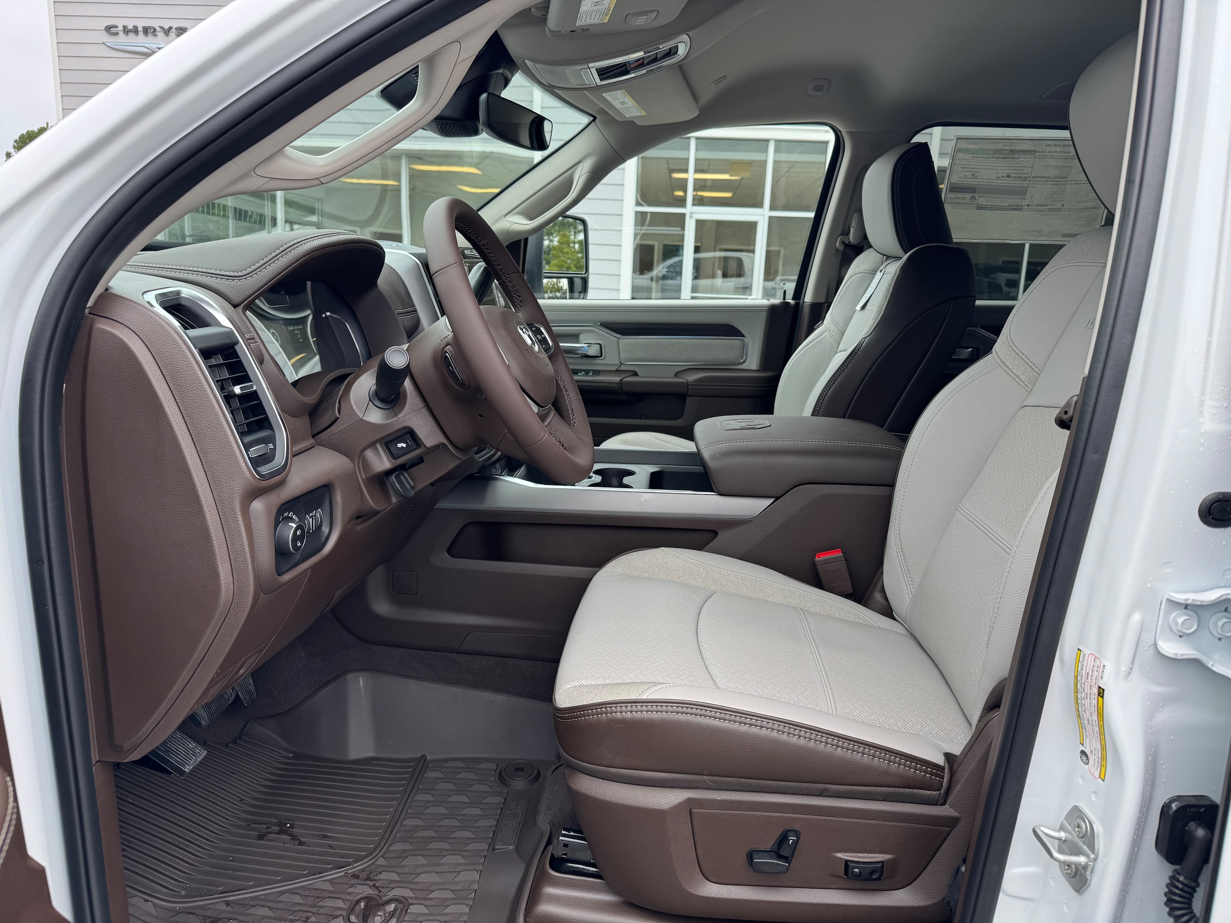 2026 RAM 2500 Laramie - Photo 6