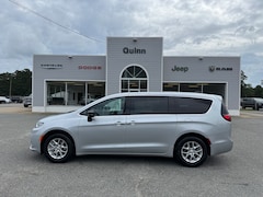 2026 Chrysler Pacifica SELECT Passenger Van