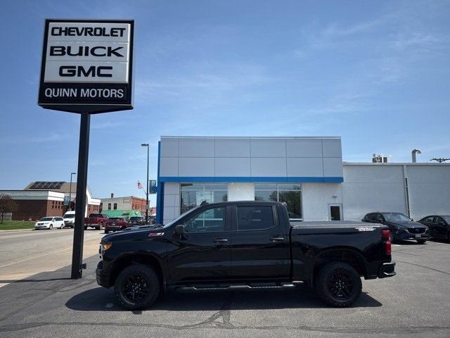 Used 2024 Chevrolet Silverado 1500 Custom with VIN 3GCUDCE81RG235103 for sale in Ellsworth, WI