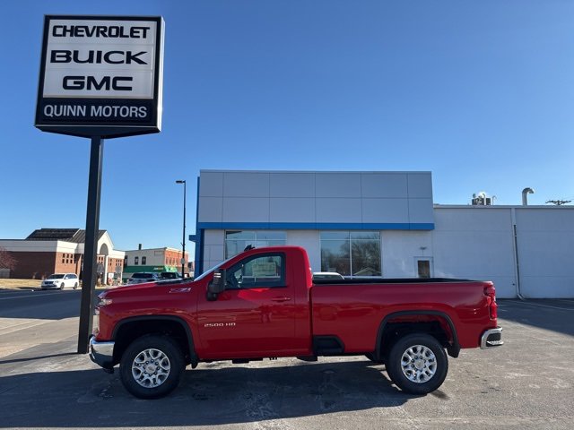 2025 Chevrolet Silverado 2500HD LT photo 2