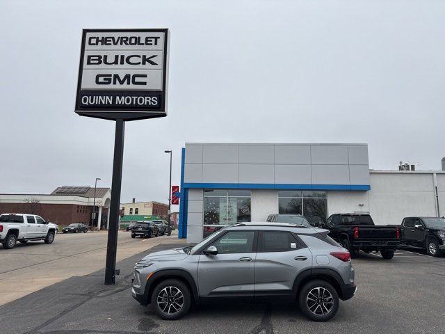 2026 Chevrolet Trailblazer LT photo 2