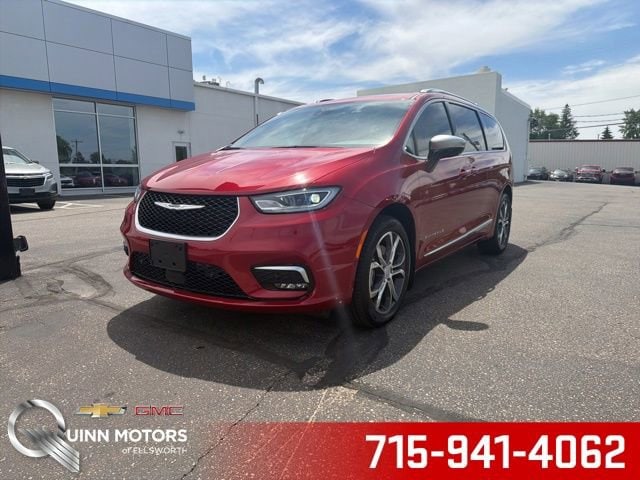 2025 Chrysler Pacifica Pinnacle AWD's photo