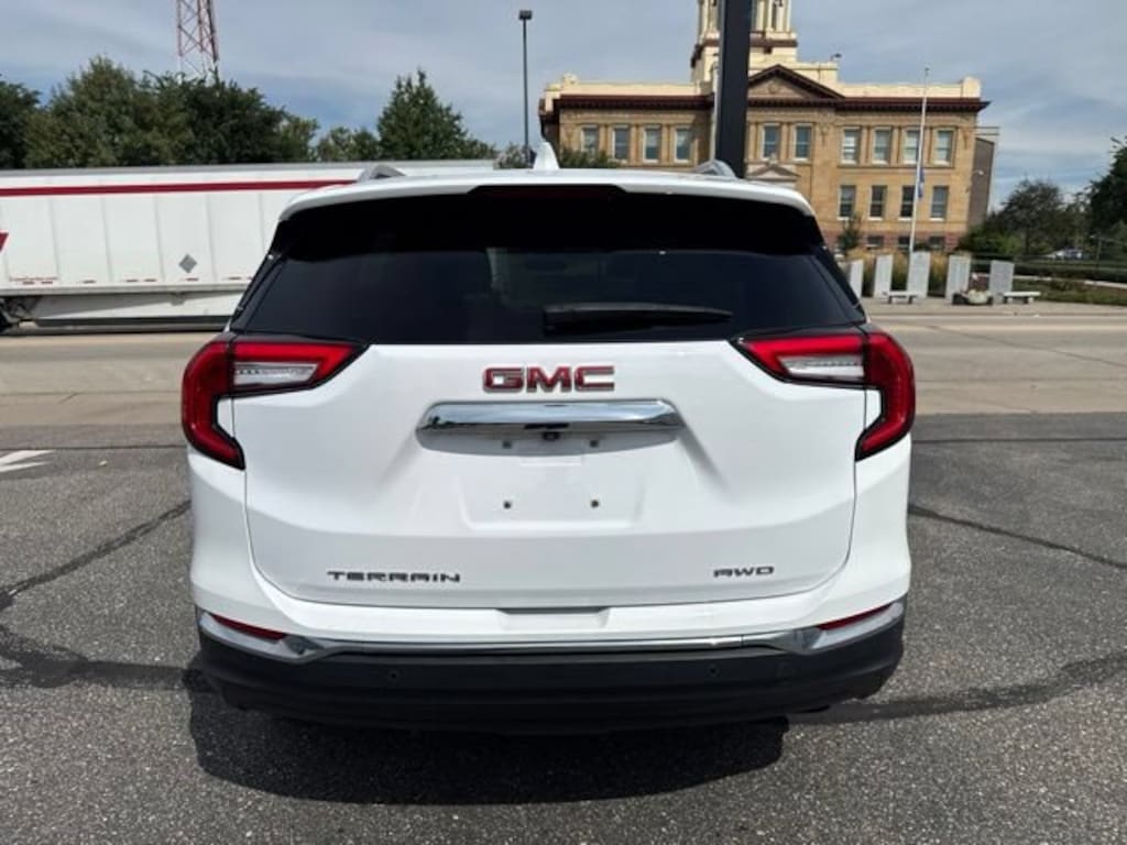 Used 2023 GMC Terrain SLT SUV