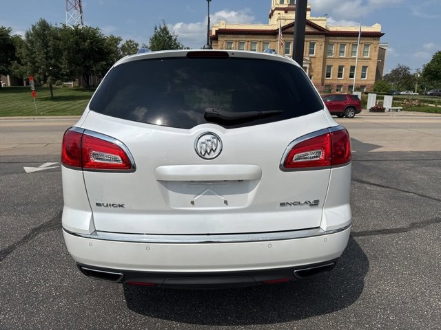 2017 Buick Enclave Leather photo 2