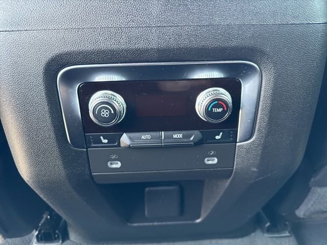 2024 GMC Yukon AT4 - Photo 16