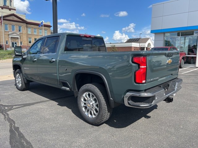 2025 Chevrolet Silverado 3500HD LTZ photo 2