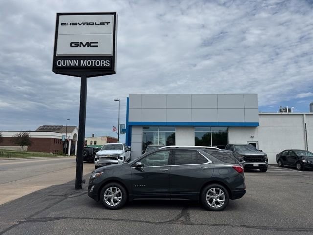 Used 2019 Chevrolet Equinox Premier with VIN 3GNAXNEV8KS665524 for sale in Ellsworth, WI
